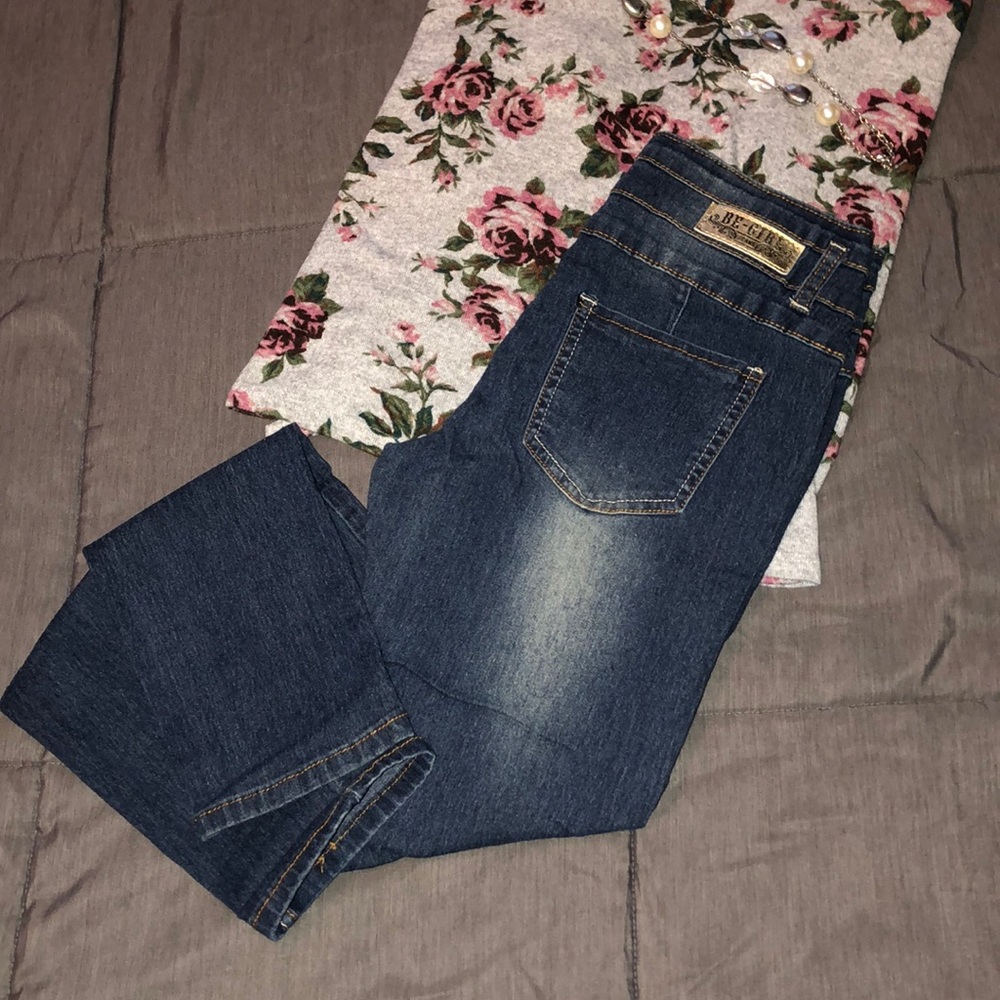 Dark wash skinny jeans size 3/4